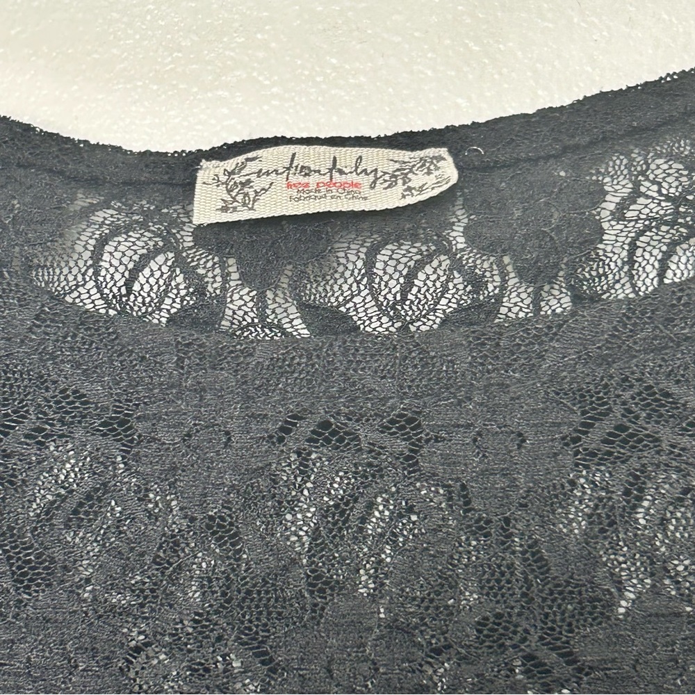 Sold out Free People NWOT Keep It Simple Lace Baby Tee in Black- Size XS - Picture 5 of 8